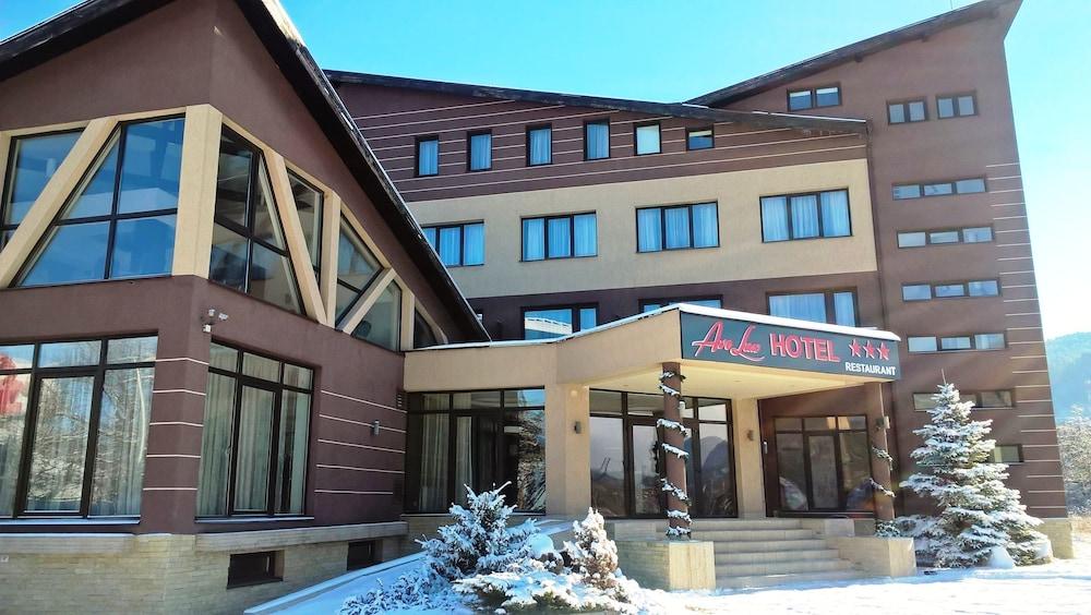 Hotel Ave Lux Сэчеле Экстерьер фото