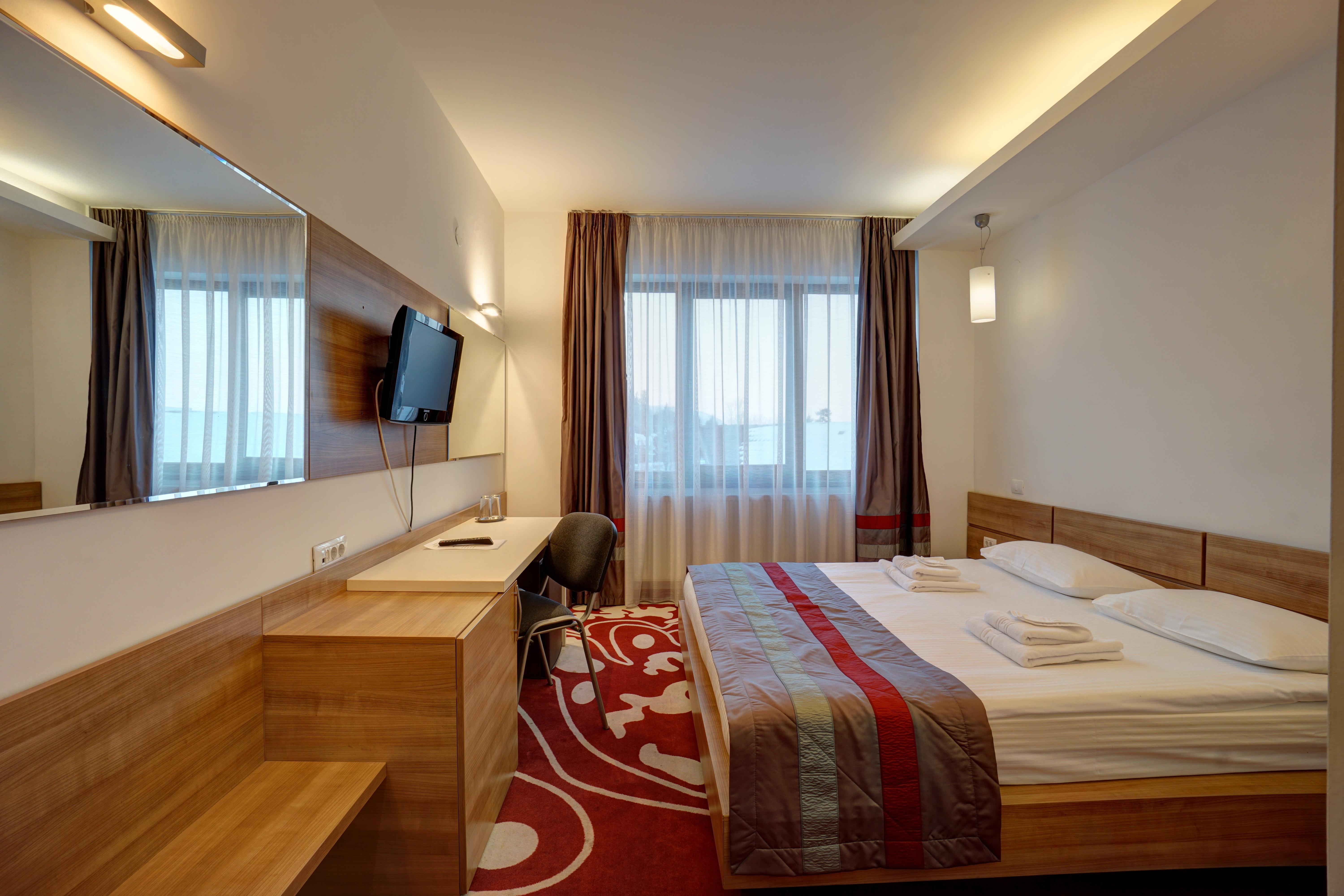 Hotel Ave Lux Сэчеле Экстерьер фото